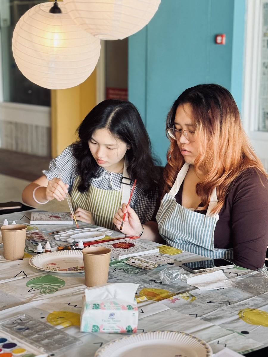 Creative team building arts and crafts workshop